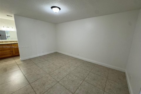 Condo in Coconut Creek, Florida, 2 bedrooms  № 1978720 - photo 13