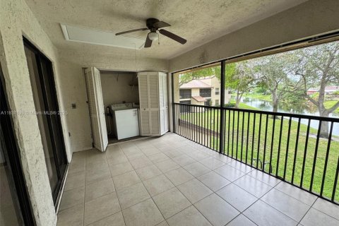 Condo in Coconut Creek, Florida, 2 bedrooms  № 1978720 - photo 7