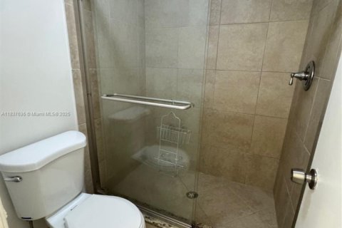 Condo in Coconut Creek, Florida, 2 bedrooms  № 1978720 - photo 17