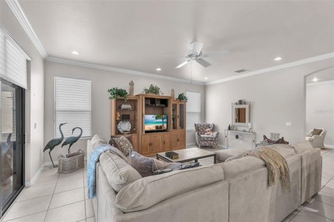House in Apollo Beach, Florida 3 bedrooms, 215.53 sq.m. № 1824436 - photo 10