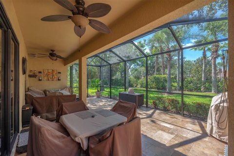 House in Apollo Beach, Florida 3 bedrooms, 215.53 sq.m. № 1824436 - photo 4