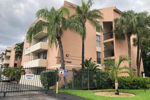 Купить кондоминиум в Майами, Флорида 2 спальни, 77.2м2, № 1957444 - фото 3