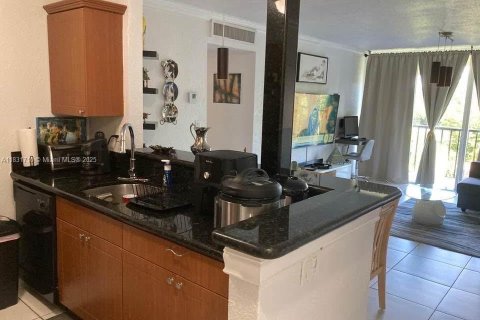 Купить кондоминиум в Майами, Флорида 2 спальни, 77.2м2, № 1957444 - фото 7