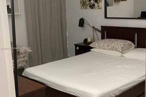 Купить кондоминиум в Майами, Флорида 2 спальни, 77.2м2, № 1957444 - фото 15