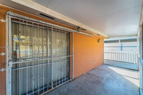 Купить виллу или дом в Майами, Флорида 3 спальни, 127.93м2, № 1976289 - фото 24