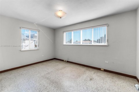 Купить виллу или дом в Майами, Флорида 3 спальни, 127.93м2, № 1976289 - фото 12