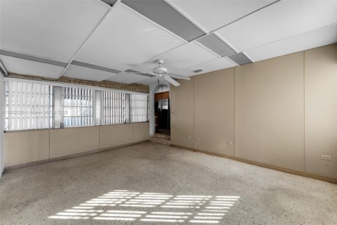 Купить виллу или дом в Майами, Флорида 3 спальни, 127.93м2, № 1976289 - фото 11