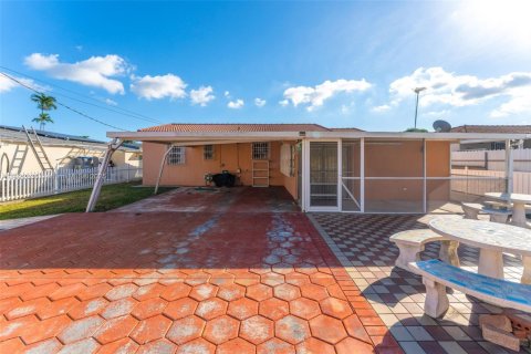 Купить виллу или дом в Майами, Флорида 3 спальни, 127.93м2, № 1976289 - фото 21