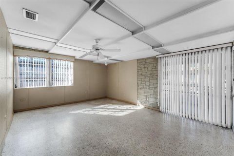 Купить виллу или дом в Майами, Флорида 3 спальни, 127.93м2, № 1976289 - фото 10