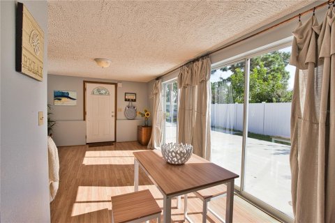 House in Englewood, Florida 2 bedrooms, 81.75 sq.m. № 1531995 - photo 12