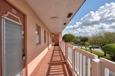 Condominio en Sunrise, Florida, 2 dormitorios  № 2249325