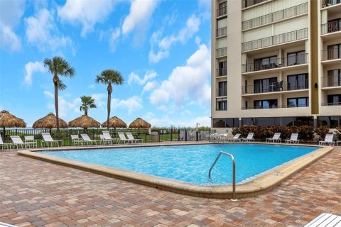 Condo in Clearwater, Florida, 2 bedrooms  № 1917272 - photo 9