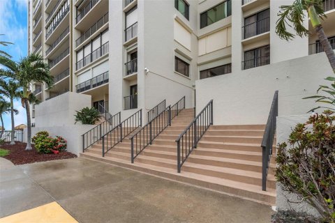 Condo in Clearwater, Florida, 2 bedrooms  № 1917272 - photo 5