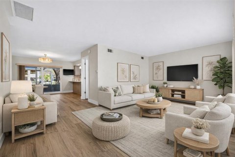 Adosado en venta en Saint Petersburg, Florida, 3 dormitorios, 146.97 m2 № 2142243 - foto 4