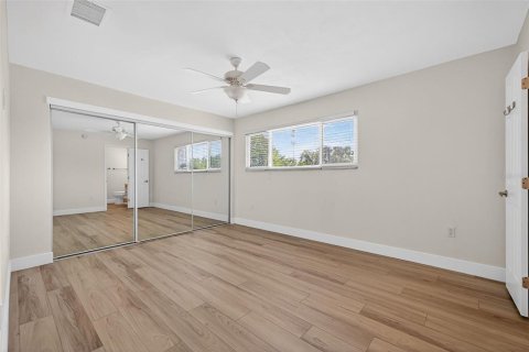 Adosado en venta en Saint Petersburg, Florida, 3 dormitorios, 146.97 m2 № 2142243 - foto 16