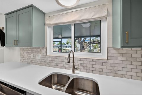 Adosado en venta en Saint Petersburg, Florida, 3 dormitorios, 146.97 m2 № 2142243 - foto 14
