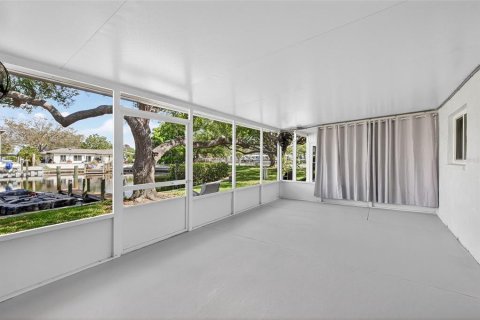 Adosado en venta en Saint Petersburg, Florida, 3 dormitorios, 146.97 m2 № 2142243 - foto 25