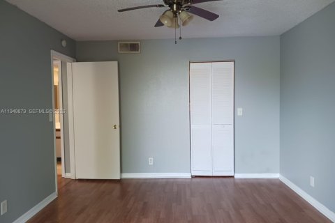 Copropriété à vendre à Pompano Beach, Floride: 1 chambre, 76.18 m2 № 2091351 - photo 25