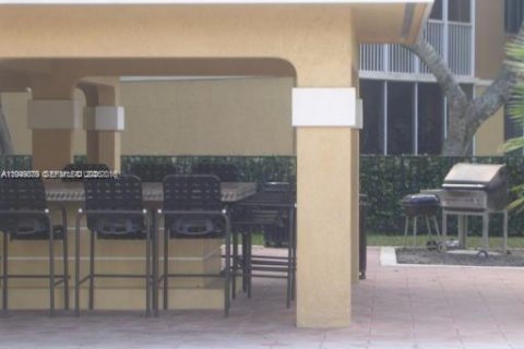Copropriété à vendre à Pompano Beach, Floride: 1 chambre, 76.18 m2 № 2091351 - photo 8