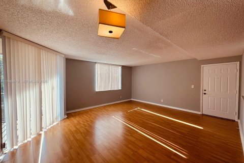 Copropriété à vendre à Pompano Beach, Floride: 1 chambre, 76.18 m2 № 2091351 - photo 18