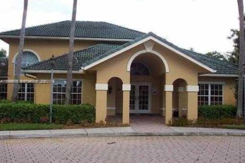 Copropriété à vendre à Pompano Beach, Floride: 1 chambre, 76.18 m2 № 2091351 - photo 2