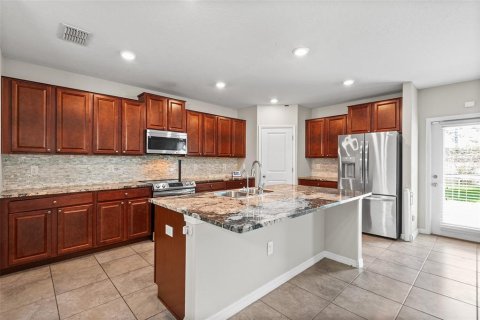 Villa ou maison à louer à Riverview, Floride: 5 chambres, 209.4 m2 № 2117319 - photo 4