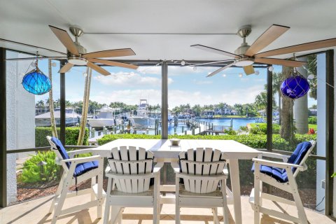 Condo in Juno Beach, Florida, 3 bedrooms  № 2250795