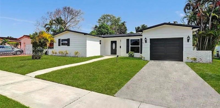 Villa ou maison à Miami Gardens, Floride 3 chambres № 2386981
