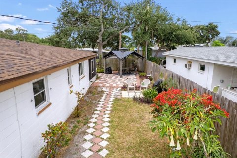 House in Saint Petersburg, Florida 2 bedrooms, 149.02 sq.m. № 1747190 - photo 29
