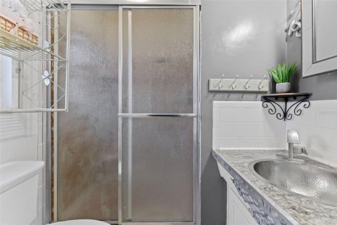 House in Saint Petersburg, Florida 2 bedrooms, 149.02 sq.m. № 1747190 - photo 17