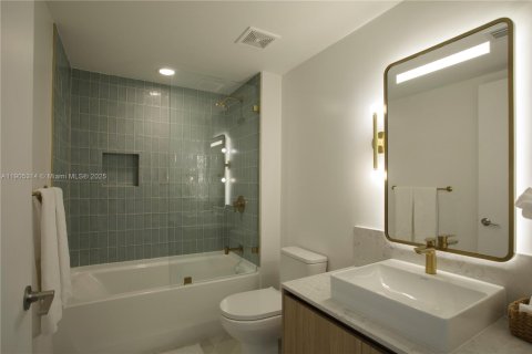 Condo in Miami, Florida, 3 bedrooms  № 1957256 - photo 20