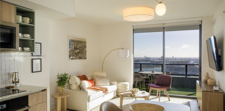 Condo in Miami, Florida, 3 bedrooms  № 1957256