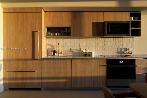 Condo in Miami, Florida, 3 bedrooms  № 1957256 - photo 6