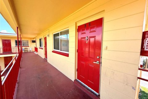 Condo in Saint Petersburg, Florida, 1 bedroom  № 2298693