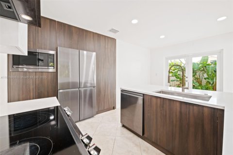 Casa en venta en Coconut Creek, Florida, 3 dormitorios, 146.79 m2 № 1920585 - foto 11