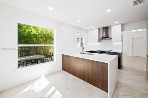 Casa en venta en Coconut Creek, Florida, 3 dormitorios, 146.79 m2 № 1920585 - foto 9