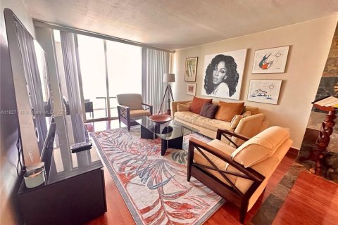 Condo in North Bay Village, Florida, 1 bedroom  № 1818168 - photo 4