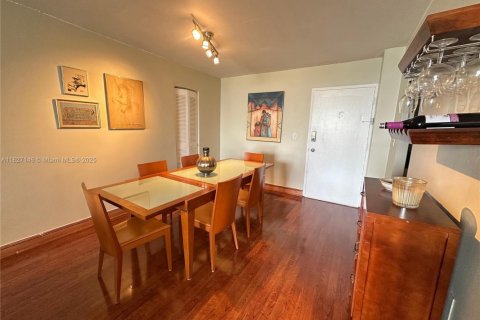 Condo in North Bay Village, Florida, 1 bedroom  № 1818168 - photo 6