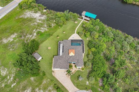 House in Port Charlotte, Florida 3 bedrooms, 183.85 sq.m. № 1909515 - photo 7