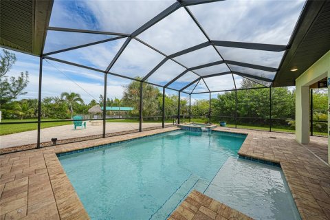 House in Port Charlotte, Florida 3 bedrooms, 183.85 sq.m. № 1909515 - photo 19