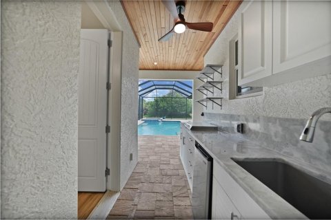House in Port Charlotte, Florida 3 bedrooms, 183.85 sq.m. № 1909515 - photo 23