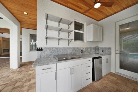 House in Port Charlotte, Florida 3 bedrooms, 183.85 sq.m. № 1909515 - photo 22
