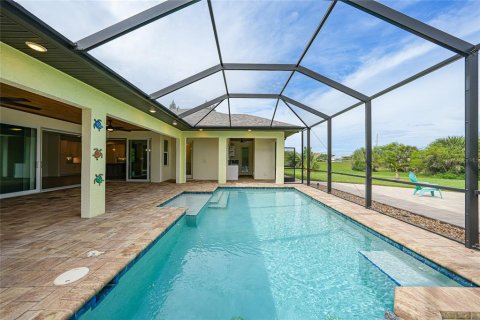 House in Port Charlotte, Florida 3 bedrooms, 183.85 sq.m. № 1909515 - photo 20
