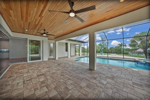 House in Port Charlotte, Florida 3 bedrooms, 183.85 sq.m. № 1909515 - photo 21
