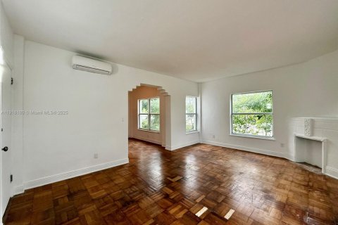 Снять в аренду квартиру в Майами-Бич, Флорида 1 спальня, 65.03м2, № 1972115 - фото 10