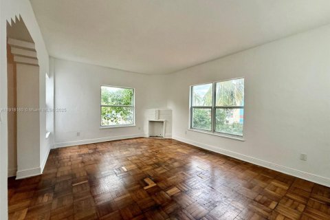 Снять в аренду квартиру в Майами-Бич, Флорида 1 спальня, 65.03м2, № 1972115 - фото 7