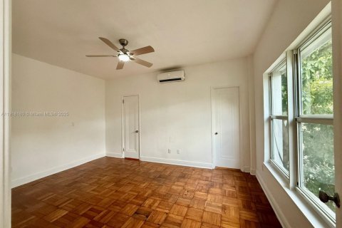 Снять в аренду квартиру в Майами-Бич, Флорида 1 спальня, 65.03м2, № 1972115 - фото 15