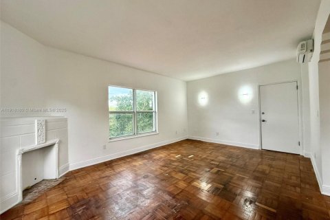 Снять в аренду квартиру в Майами-Бич, Флорида 1 спальня, 65.03м2, № 1972115 - фото 8