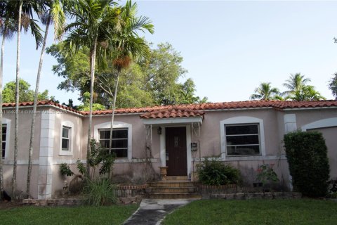 House in Biscayne Park, Florida 3 bedrooms, 150.69 sq.m. № 1852032 - photo 10