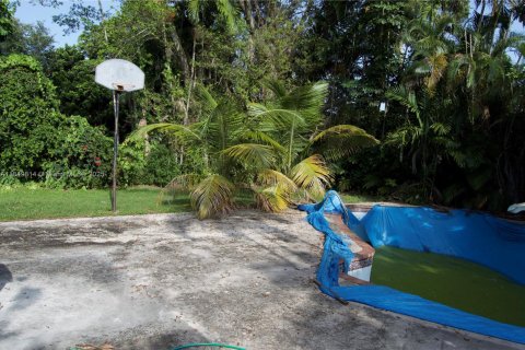 House in Biscayne Park, Florida 3 bedrooms, 150.69 sq.m. № 1852032 - photo 6